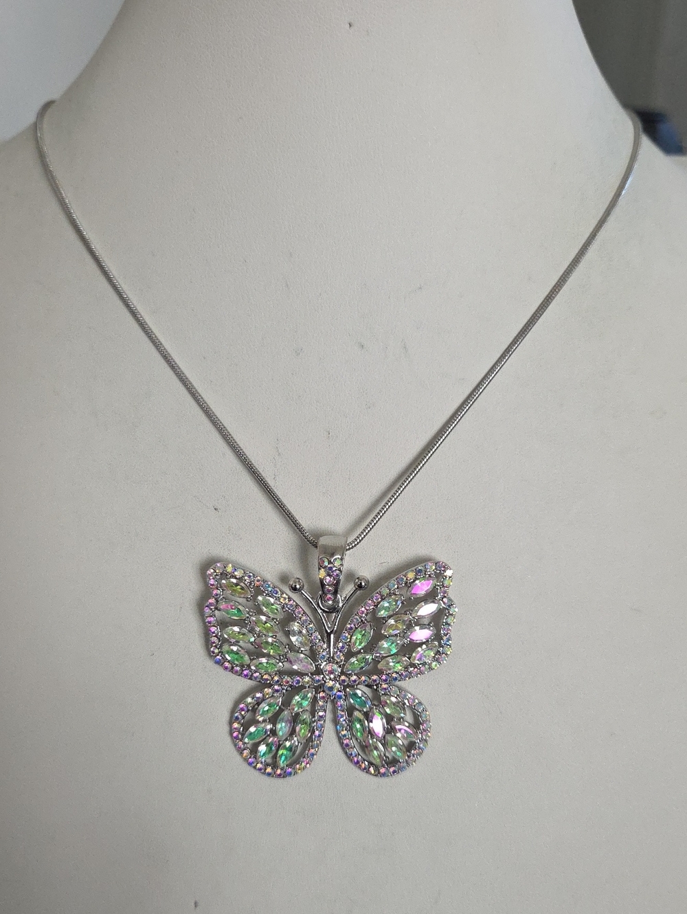 Paparazzi Fame And Flutter Multi Necklace NWT